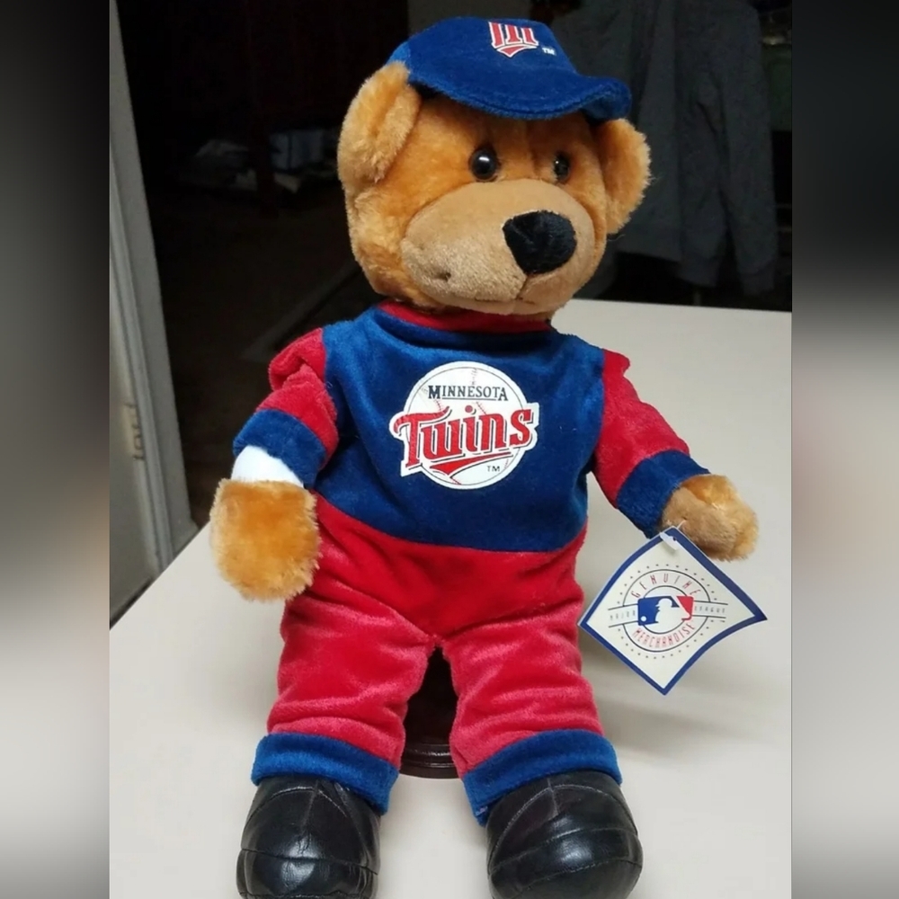 Vintage Minnesota Twins MLB official bear 2002
